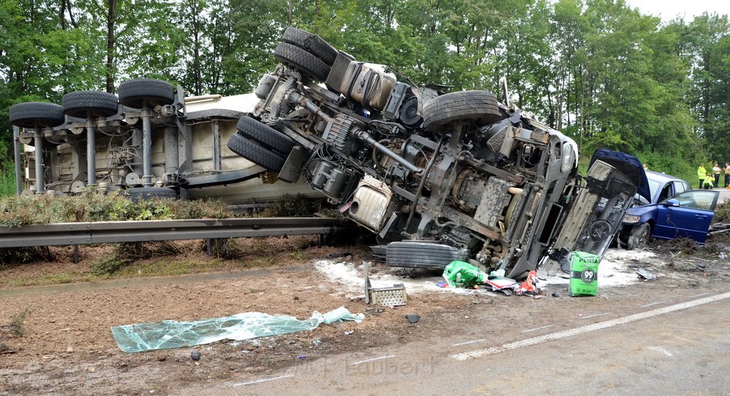 LKW umgestuerzt A 1 Rich Saarbruecken P023.JPG